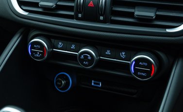 Alfa Romeo Giulia GTAm 26