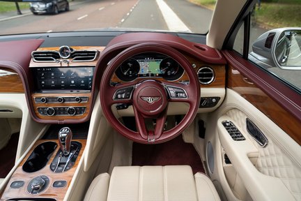 Bentley Bentayga V8 17