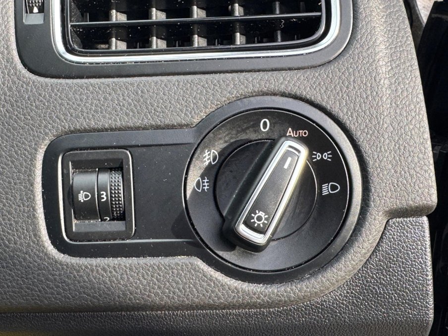 2017 Volkswagen Polo — image 28