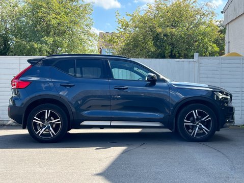 Volvo XC40 1.5 T3 R-Design SUV 5dr Petrol Auto Euro 6 (s/s) (163 ps) 6