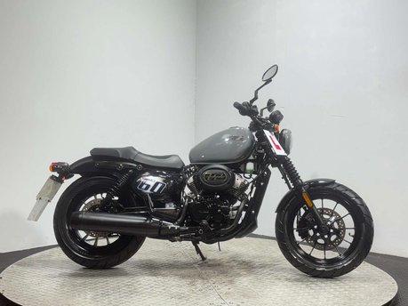 Hyosung GV AQUILA 2021 ONLY 2K NEW MOT SERVICED CRUISER 125CC