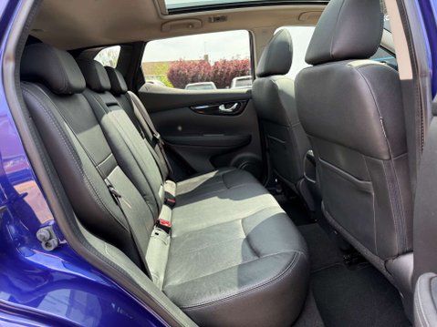Nissan Qashqai 1.6 dCi Tekna SUV 5dr Diesel XTRON 2WD Euro 5 (s/s) (130 ps) 48