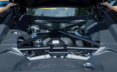 Lamborghini Aventador S LP740-4 32