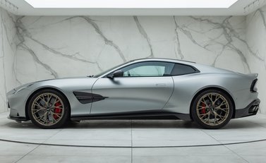 Aston Martin Vanquish V12 5