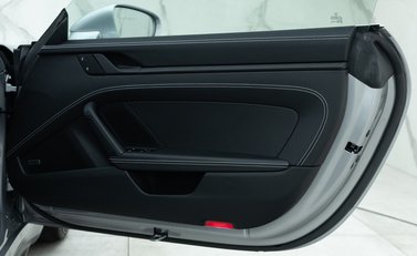 Porsche 911 GT3 Touring (992) 22