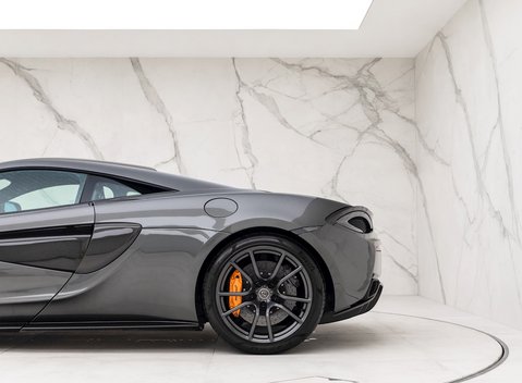 McLaren 570S 29