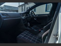 Volkswagen Golf 2.0 Golf GTi Performance TSi Semi-Auto 5dr 9