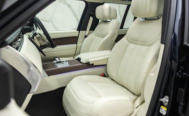 Land Rover Range Rover P550e AUTOBIOGRAPHY 20