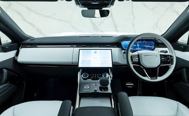 Land Rover Range Rover Sport D300 Dynamic SE 16