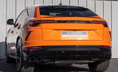 Lamborghini Urus Pearl Capsule 3
