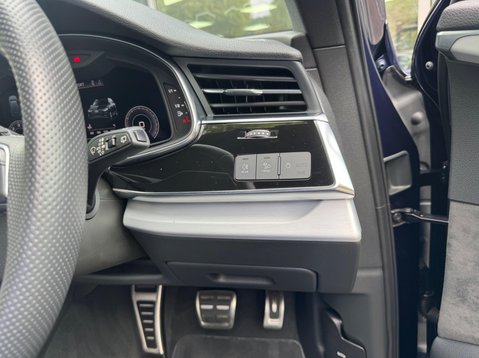 Audi Q7 TDI QUATTRO S LINE MHEV 29