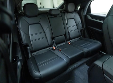 Porsche Cayenne E-HYBRID coupe 17