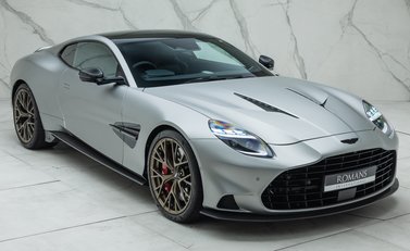 Aston Martin Vanquish V12 11