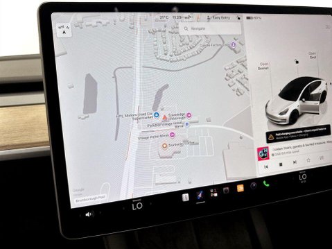 Tesla Model 3 (Dual Motor) Performance Saloon 4dr Electric Auto 4WDE (Performance Upgrade 15