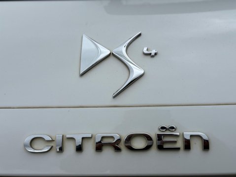 Citroen DS4 1.6 e-HDi Airdream DSign Euro 5 (s/s) 5dr 8