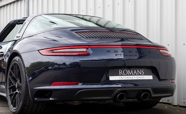 Porsche 911 Targa 4 GTS (991.2) 26