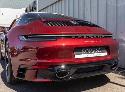 Porsche 911 (992) Targa 4S Heritage Design Edition 28