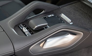 Mercedes-Benz GLE 53 4MATIC+ Premium Plus 23