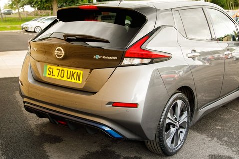 Nissan LEAF N-CONNECTA 9