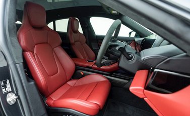 Porsche Taycan Turbo S Cross Turismo 10