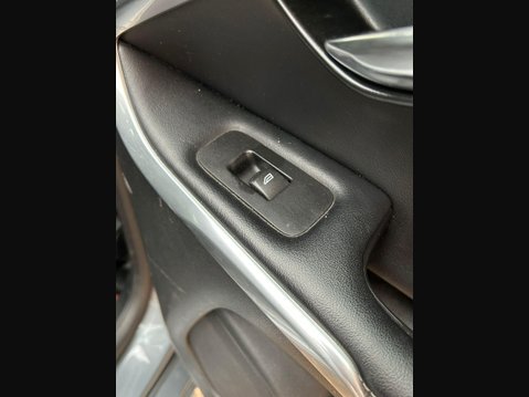 Volvo V40 2.0 D2 R-Design Nav Euro 6 (s/s) 5dr 26