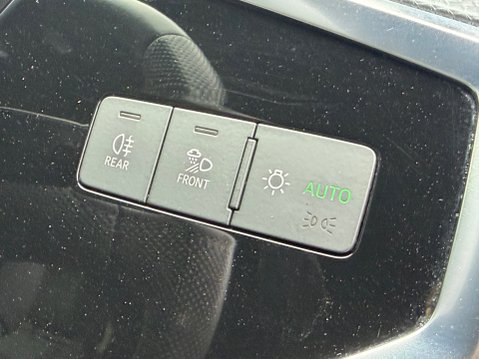 Audi Q3 TFSI S LINE EDITION 1 18