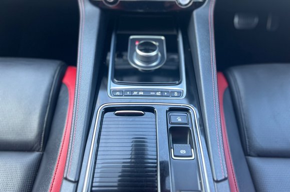 Jaguar F-Pace 3.0 V6 D300S AWD AUTO 51