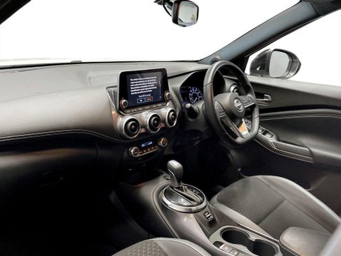 Nissan Juke 1.6 N-Connecta SUV 5dr Petrol Hybrid Auto Euro 6 (143 ps) Alloys - Air Con 15