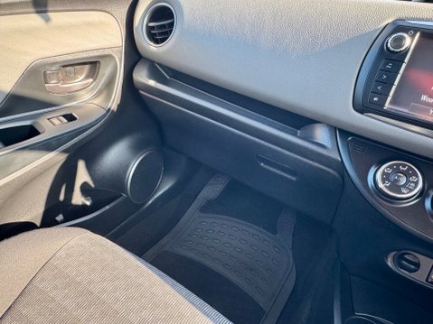 Toyota Yaris VVT-I ICON 35
