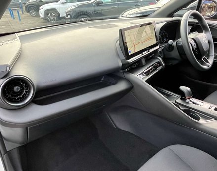 Toyota C-HR 1.8 C-HR Design HEV CVT 5dr 17