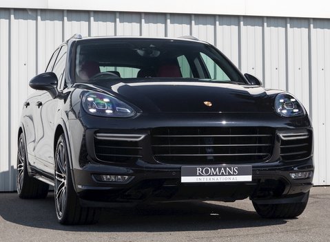 Porsche Cayenne Turbo 1