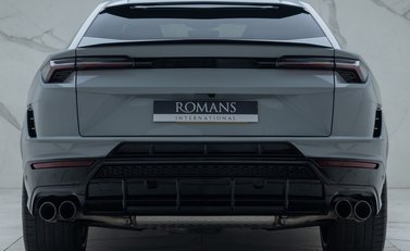 Lamborghini Urus S 8