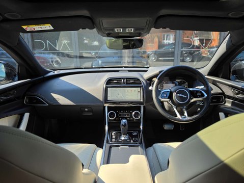 Jaguar XE 2.0 XE R-Dynamic Black Auto 4dr 9