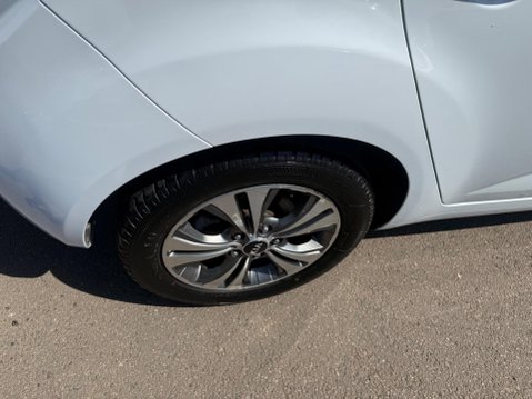 Kia Venga 1.4 EcoDynamics SR7 Euro 5 (s/s) 5dr 25