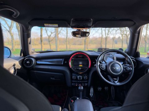 Mini Hatch 2.0 John Cooper Works 3dr 31