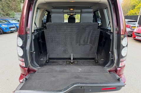 Land Rover Discovery SDV6 SE TECH - 11 SERVICES RECORDED INC CAMBELT CHANGE 46