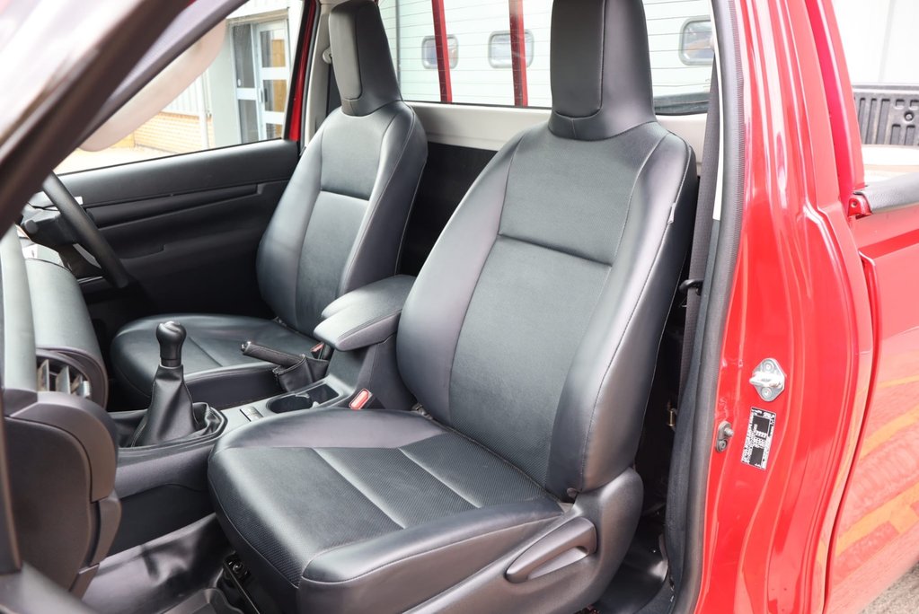 Toyota Hilux 2023 ACTIVE 4WD D-4D S/C only 3000 miles styled by seeker leather seats  16