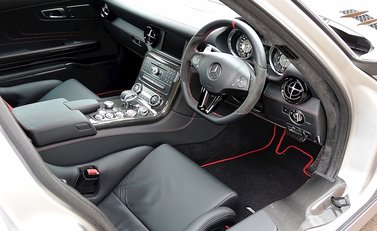 Mercedes-Benz SLS AMG GT 17