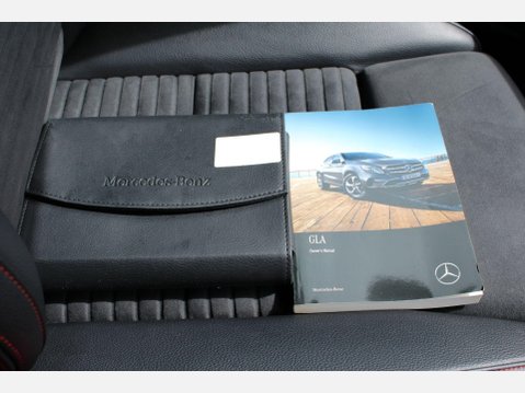 Mercedes-Benz GLA GLA 180 AMG LINE EDITION 28