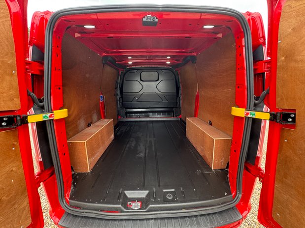 Ford Transit Custom SWB L1H1 [SOLD MM] Low Roof Limited 280 Air Con Nav Sensors EURO 6 9