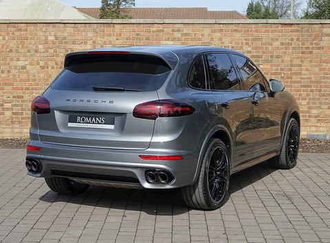 Porsche Cayenne S Diesel 2