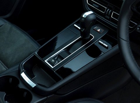 Porsche Macan GTS 21