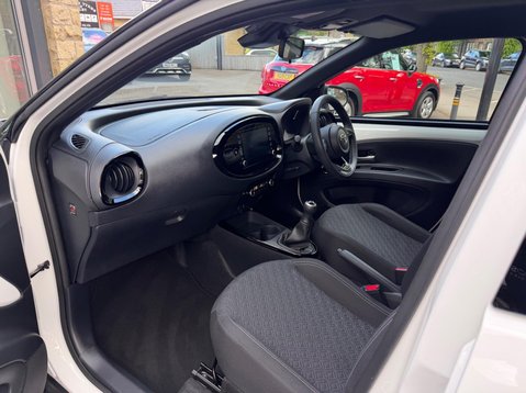 Toyota Aygo X VVT-I EDGE 75