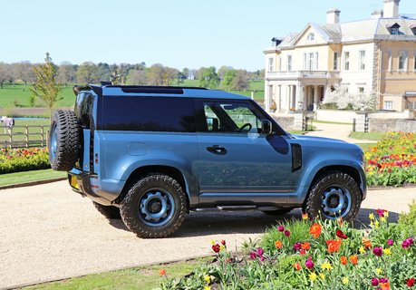 Land Rover Defender 90
