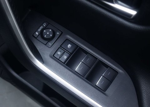 Toyota Rav4 2.5 RAV4 Design HEV 4x2 CVT 5dr 38