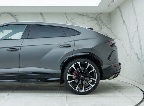 Lamborghini Urus 32