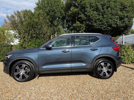 Volvo XC40 2.0 D4 Inscription Auto AWD Euro 6 (s/s) 5dr 4