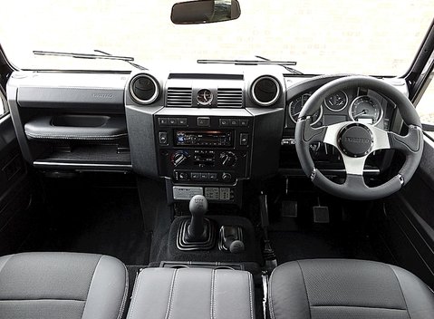 Land Rover Defender 90 XS T40 9