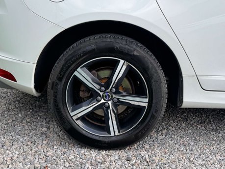 Volvo XC60 2.4 XC60 R-Design Luxury Nav D4 AWD Auto 4WD 5dr 13