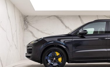 Porsche Cayenne TURBO S 28